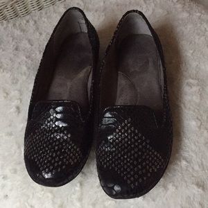 Cliffs loafer flats